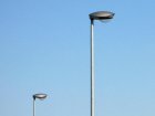 Mit einer solchen gew&ouml;lbten Abdeckungswanne erzeugt man unn&ouml;tiges Streulicht. Mit flachem Schutzglas w&auml;re die Leuchte voll abgeschirmt