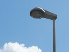 Die Beleuchtung ist zwar abgeschirmt, aber durch die gew&ouml;lbte Abdeckungswanne wird Licht nach oben und weit zur Seite gestreut