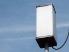 Quaderleuchte, die durch das matte Glas viel Licht nach oben und zur Seite streut