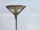 Trotz der Lamellen wird noch ein deutlicher Lichtanteil nach oben und zur Seite gelenkt