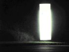 Eine solche glei&szlig;end helle hinterleuchtete Werbetafel erzeugt viel Lichtverschmutzung und blendet.